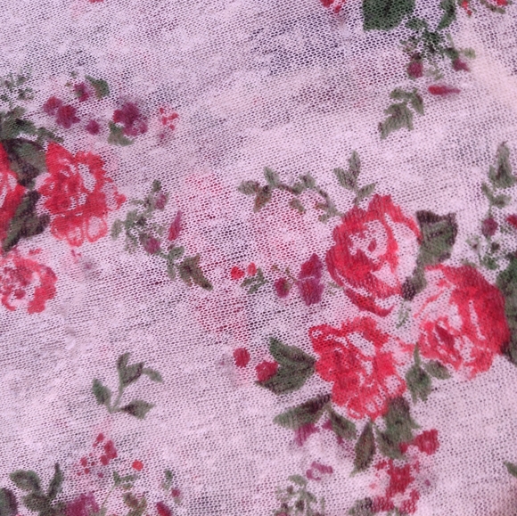 Floral Crop Top Tilly's Sheer Soft - Picture 3 of 3